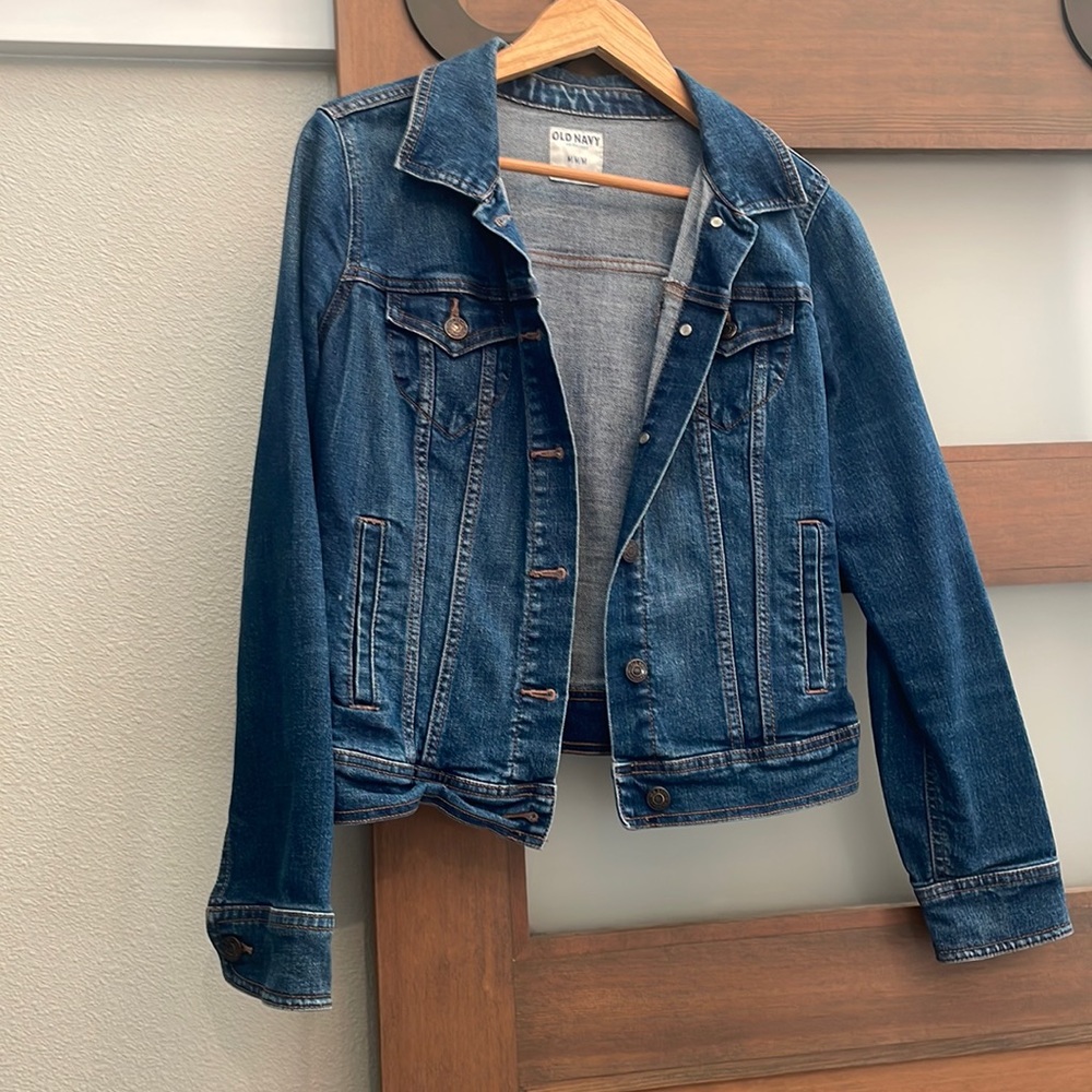 Women’s Old Navy dark wash denim jacket M